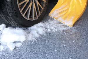 Garage with Snow to remove